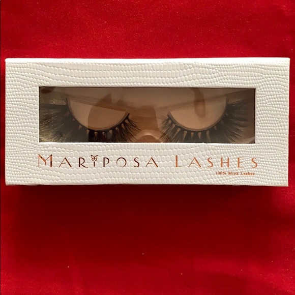 Lashes - Picture 2 of 3